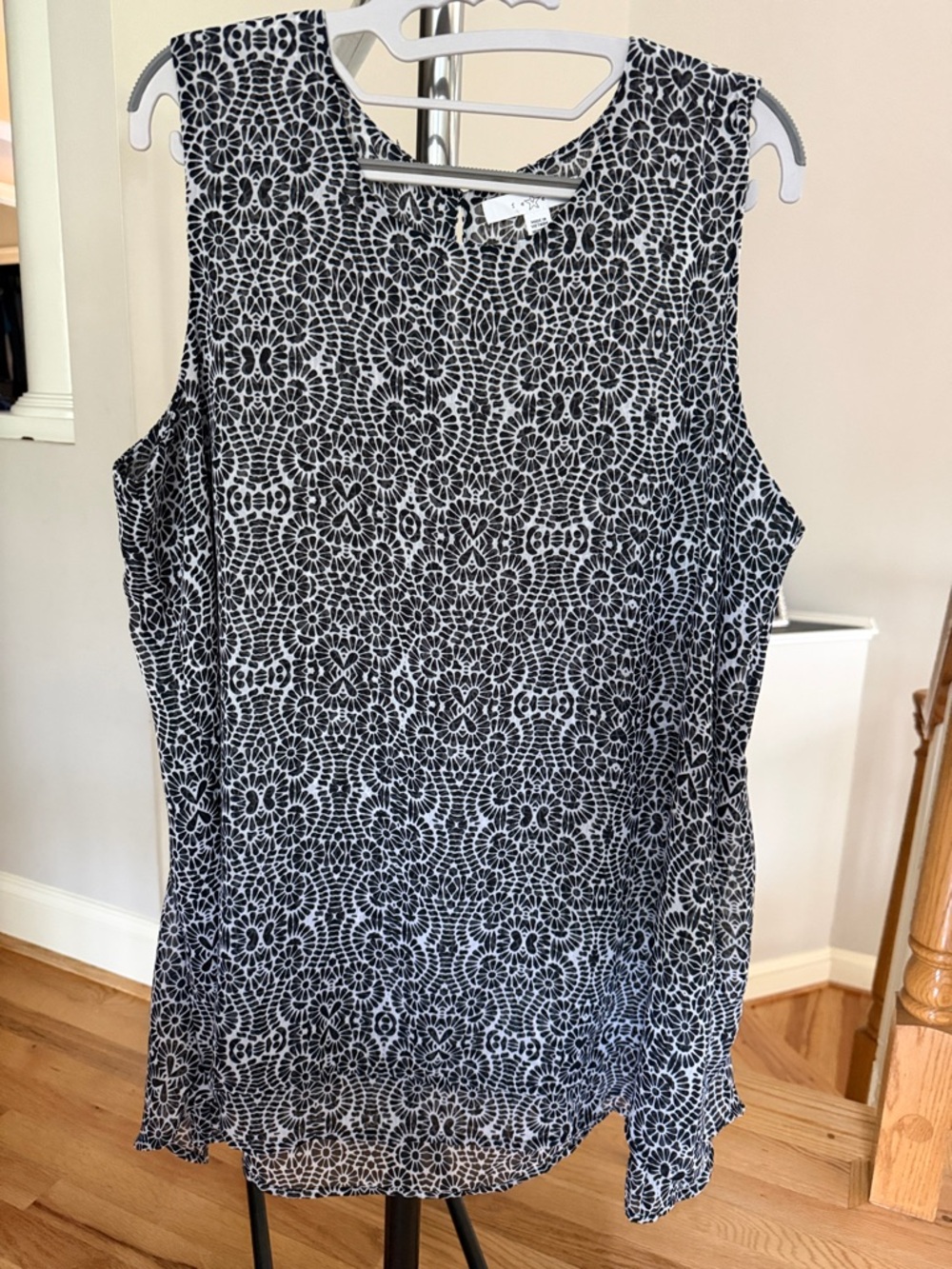 Fever Black and White Sleeveless Floral Print Top